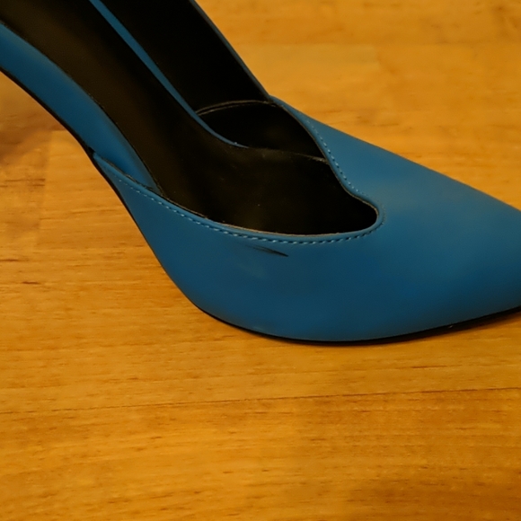 Also Heels - Picture 3 of 4